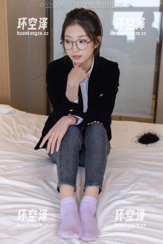 BoBoSocks袜啵啵-芝士 BoBoSocks袜啵啵 - 芝士的在线时刻,皮鞋美图带你感受踩踏的魅力!
