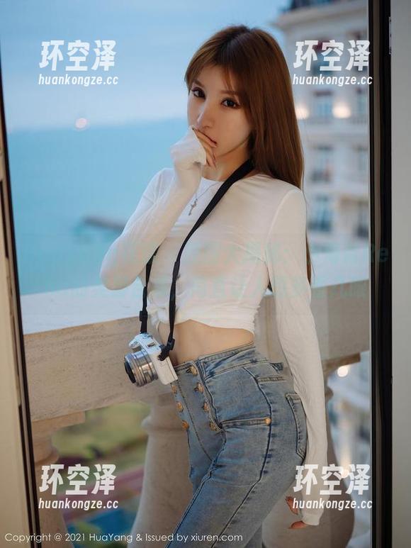 HuaYang花漾-小海臀Rena HuaYang花漾 - 原图大揭秘:小海臀Rena的美脚合集,简直让人想多看几眼