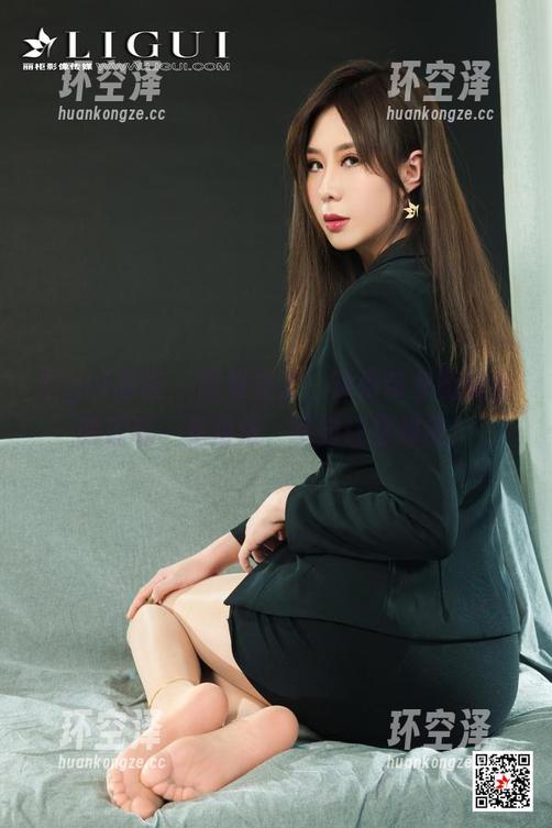 Ligui丽柜-钟情 Ligui丽柜 - 图集来了,钟情带你嗨翻香脂莲莓,免费版,绝对让你捧腹!