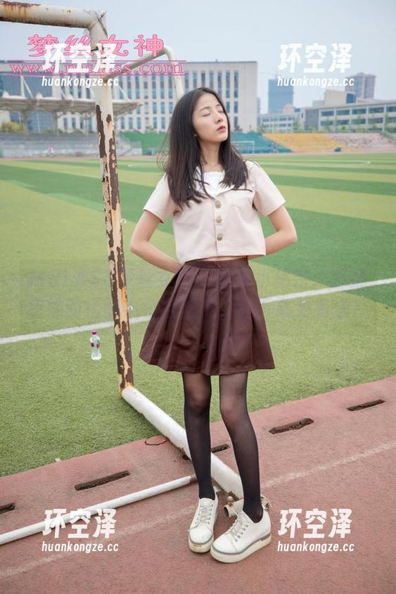 MSLASS梦丝女神-酥酥 MSLASS梦丝女神 - 图库小秘密:酥酥和她的恬静小白鞋丝袜,让下载更有趣!