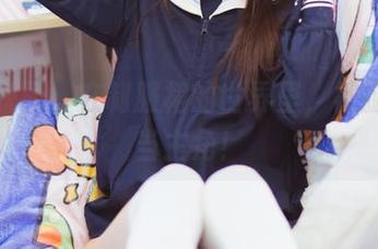喵糖映画：在制服裙的世界里，裸腿也能当主角！