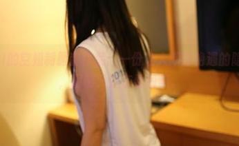来自ROSI的空姐制服套作品：一份让人期待艳遇的隐秘小心思，明明只是在看图集。