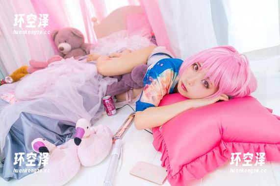 原图，Tomiko(とみこ)Fantia在水中畅游，竞泳水着带来的视觉冲击