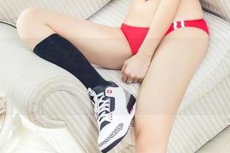 TouTiao头条女神 - 周熙妍奶牛图包：升级你的牛仔服，下载后就能穿出‘牛’感