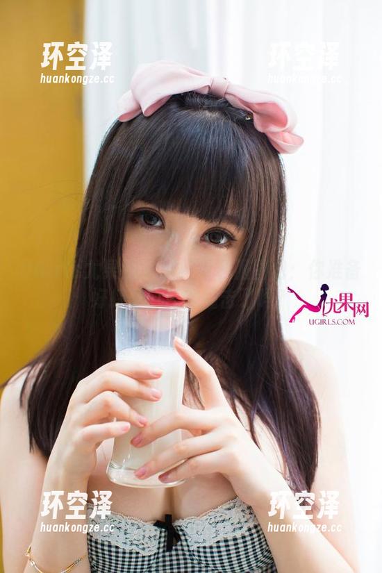 UGirls尤果网-张栩菲 UGirls尤果网 - 张栩菲和服图包:你准备好接受时尚的撞击了吗?