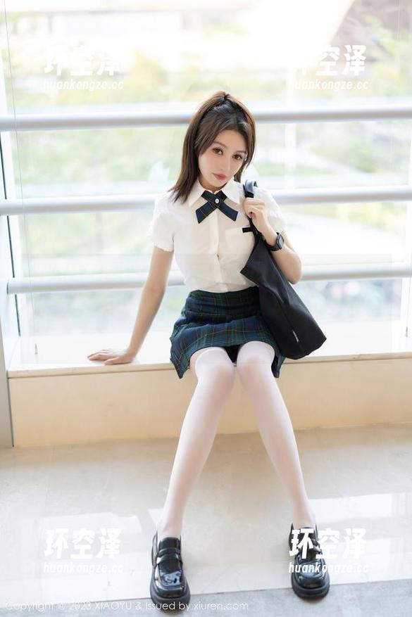 XIAOYU语画界-王馨瑶yanni XIAOYU语画界 - 王馨瑶yanni泳衣美图,适合在沙滩翻滚,或是说服自己去健身!