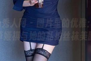 Xiuren秀人网 - 图片里的优雅：Cris_卓娅祺与她的私拍丝袜美腿