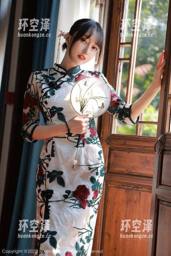 Xiuren秀人网 - kelly凯莉泳池所有美好瞬间全集：想看？下载别错过！