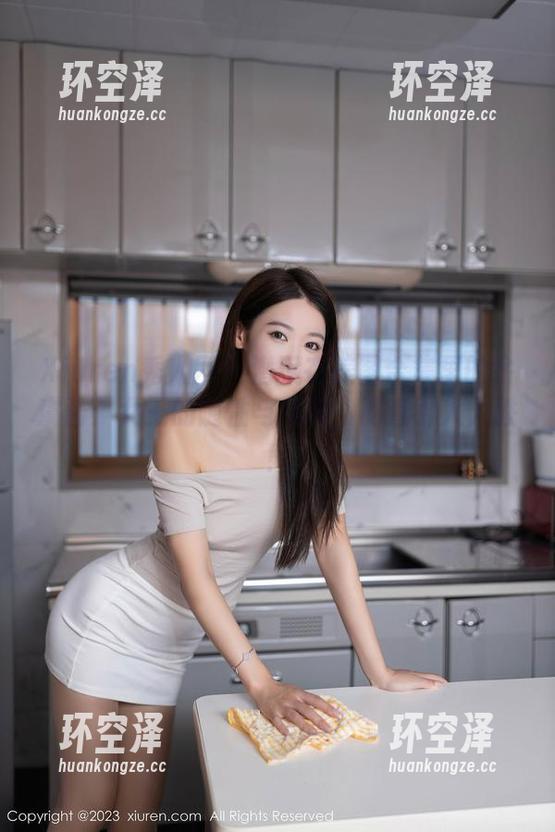 Xiuren秀人网 - 潜藏在美图合集里的余虞酱：女王的随性与优雅，简直引人入胜！