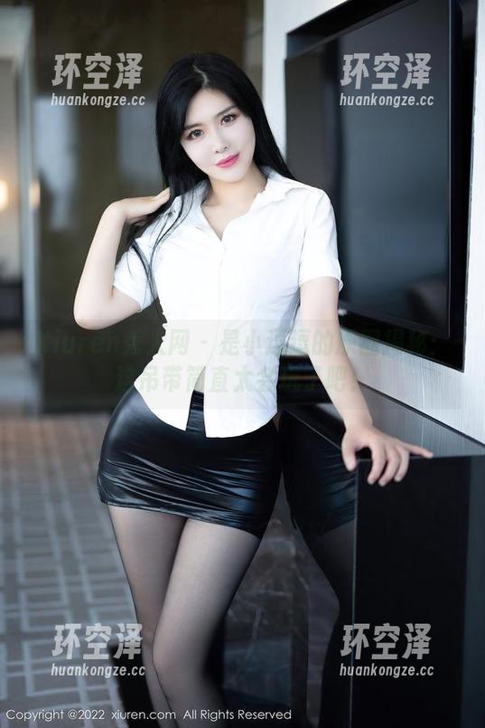 Xiuren秀人网-是小逗逗 Xiuren秀人网 - 是小逗逗的原图揭秘:这吊带简直太会玩了吧!
