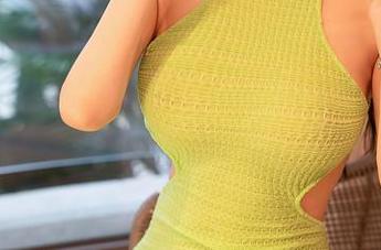 Xiuren秀人网 - 沐沐baby双人写真，福利让人晕头转向，准备好随时被吸引！