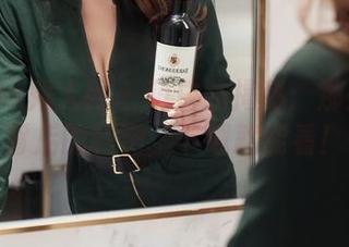 Xiuren秀人网 - 萌白酱揭秘：那些美图背后的秘密，下载就能看！