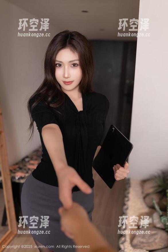 Xiuren秀人网-虞姬儿 Xiuren秀人网 - 虞姬儿的礼服图集——分享她的美丽与风格,真是花好月圆!