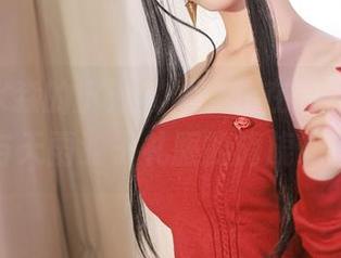 aqua水淼的沉浸式体验：在蔚蓝档案里，与天雨亚子礼服的旖旎邂逅！
