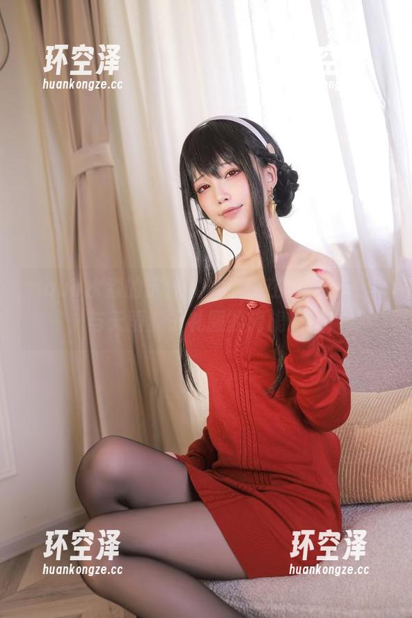 aqua水淼的沉浸式体验：在蔚蓝档案里，与天雨亚子礼服的旖旎邂逅！