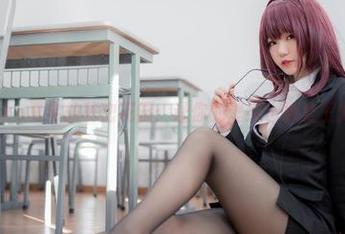 yoko夏宅的秘密花园：让你的壁纸也被女王宠爱