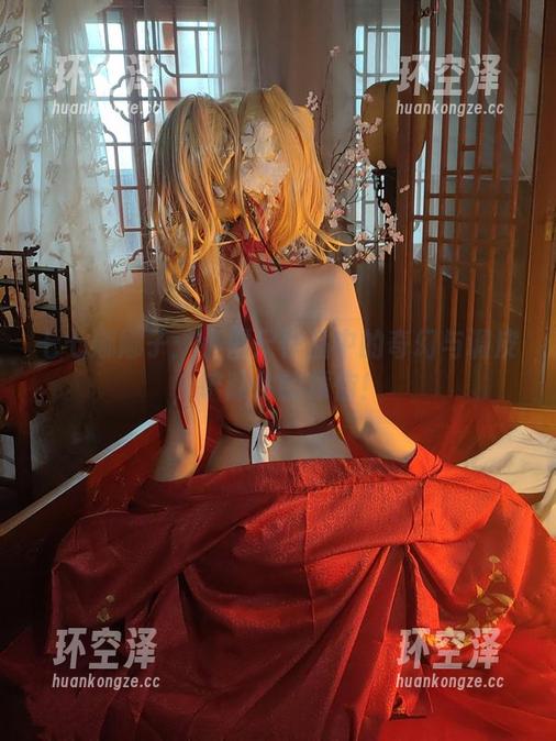 七七娜娜子：小僵尸作品中的奇幻与调皮，铲除你的烦恼！