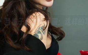 丽柜 - 当桃子邂逅水手服：这样的写真谁不爱？