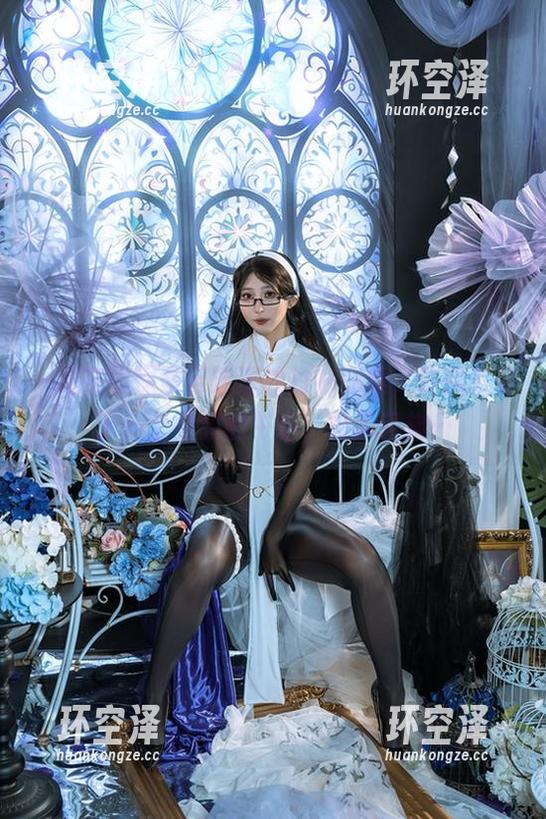一起在线探索云溪溪的衬衫图集，仿佛置身于一个柔和的午后，微风轻拂…