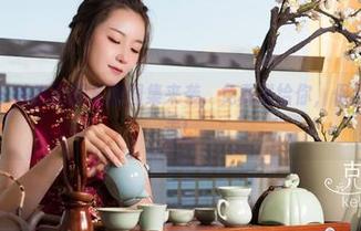 克拉女神 - 钟淇的超长腿图集来袭，免费送给你，保你瞅了不想走！