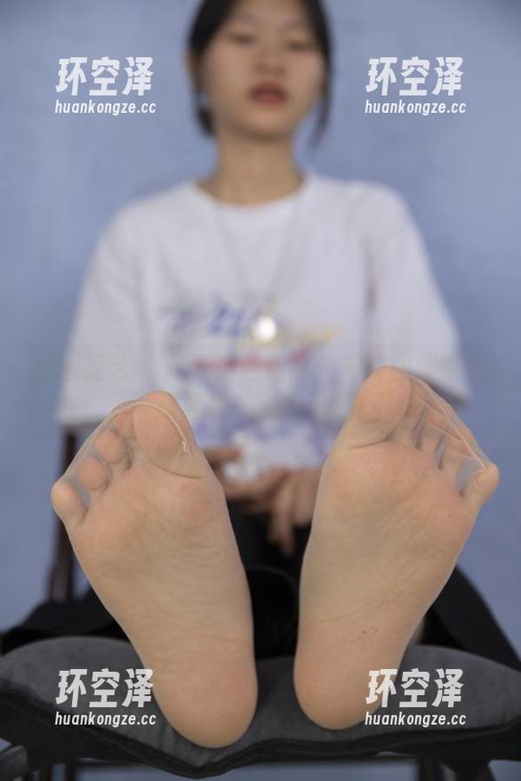 南国足艺-青青 南国足艺 - 青青黑色迷踪:高清图册带你探寻她的无限可能!
