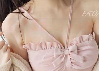 “在看哪里？”发条少女yoki的美图分享，总能让我想歪。