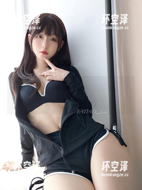 发条少女yoki黑色图包：下载后保证你对黑色的理解直线升级，前提是你别熬夜了！
