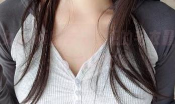 发条少女yoki幽默又性感的毛衣最新图集：看看这气质