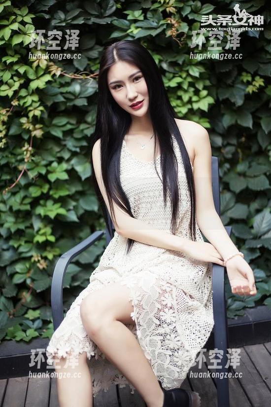 头条女神 - 樊安妮全套悍马车车图片：这些角度，你一定没想过