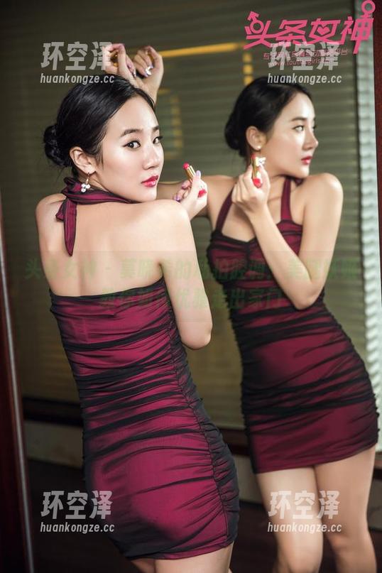 头条女神 - 莫晓希的私拍腔调：美腿妖姬教你如何优雅走出家门