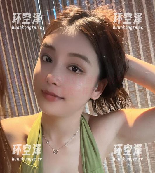 奶雯 微密圈 - 奶雯的职业装图库:让每一天都像走秀一样炫!