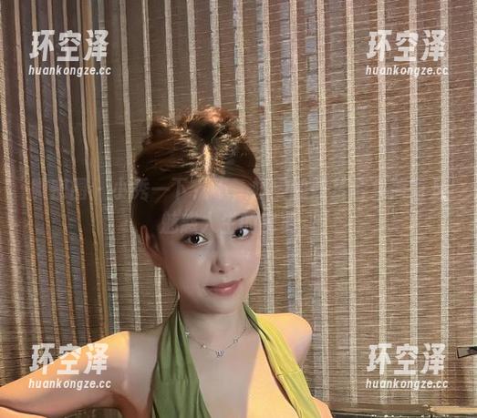 奶雯 微密圈 - 小秀一下?不,奶雯的照片合集简直是魅惑人生的宝典。