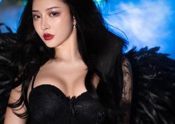微密圈 - 宋昱欣校服图包，带你回忆那段青涩的岁月！
