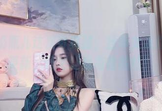 小小奶瓶儿这次可真猛，丝带女友作品集更新，居然让我有些脸红！