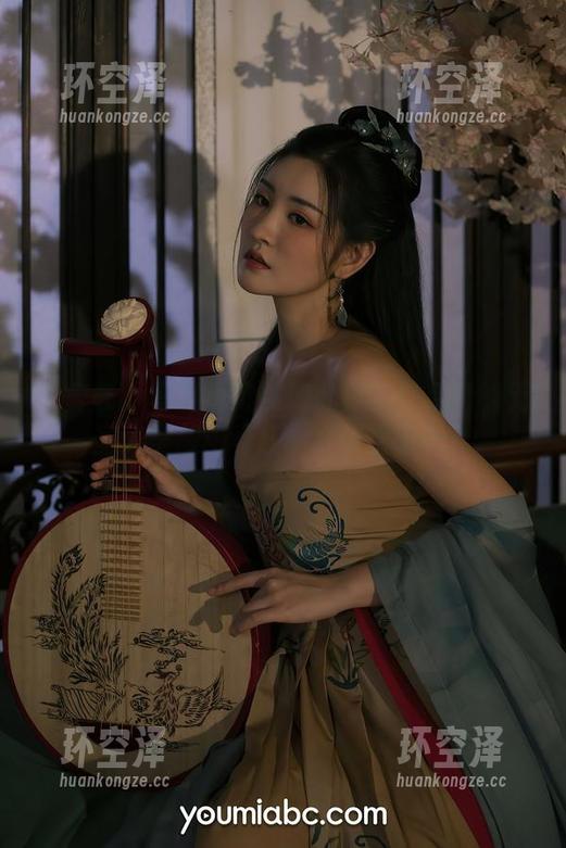 尤蜜荟 - 写真也可以如此真实！易阳的无圣光玉颜艳春红，太惊艳了吧？