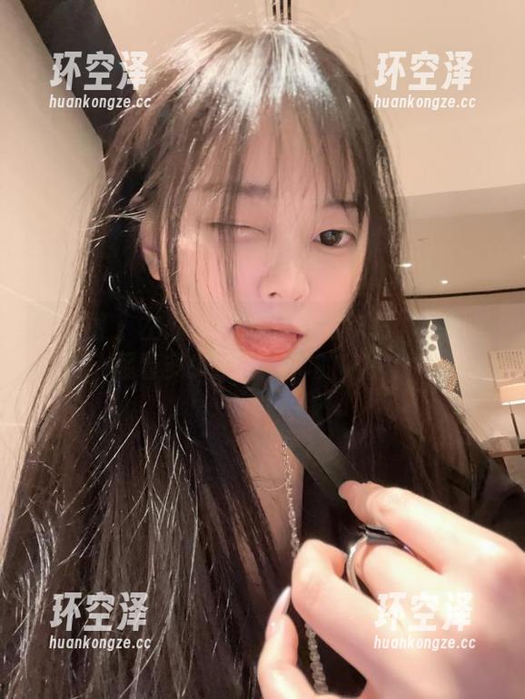 微密圈 - 左公子666的校服作品：原图里藏着多少全班最帅的秘密？