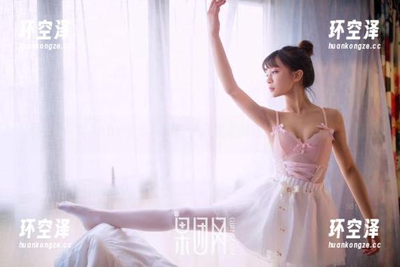 果团网-甜Abby 果团网 - 甜Abby的学妹写真,天然呆又撩人,心动指数爆表!