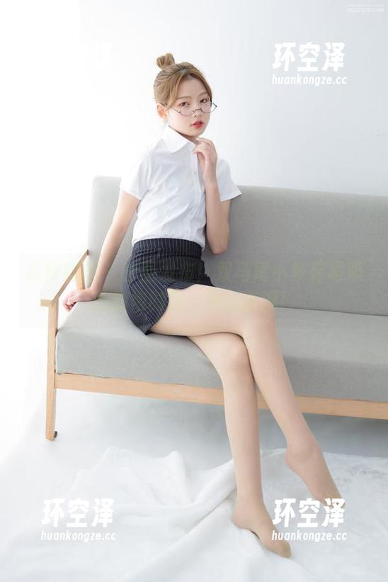 森萝财团-吸吸 森萝财团 - 套图发布!双马尾小萝莉吸吸的旗袍时刻,快来围观!
