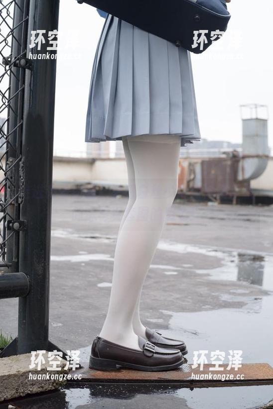 森萝财团 走进森萝财团,看看白丝少女如何用手机创造写真套图的魔力!