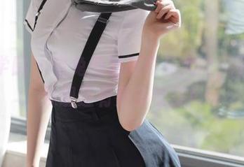 模范学院 - 宅兔兔油亮作品大全，下载后发现还有更多惊喜！