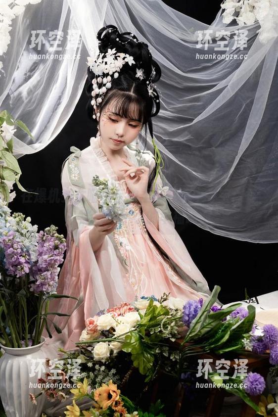 爆机少女喵小吉 在爆机少女喵小吉的圣诞图集中寻宝:每一张都是小小的幸福瞬间