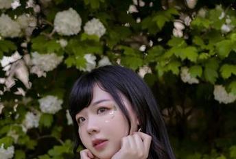 皮皮奶可可爱了啦圣诞写真，仿佛把快乐装进了相框里！