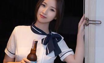 秀人网 - 呆呆的瑞BB：短裙与无圣光的完美碰撞，套图敞开你的想象
