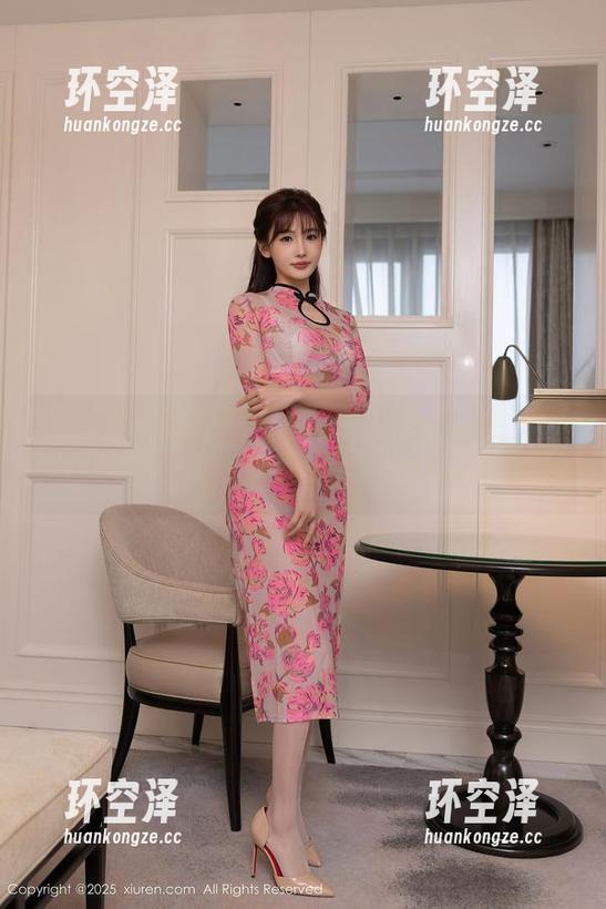 秀人网-周思乔Betty 秀人网 - 私拍展示:周思乔Betty的美脚资源,灵动与诱惑并存