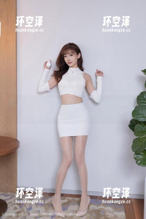 秀人网 - 真正的高清感受，周美美alicia的JK作品集来袭，心跳加速！