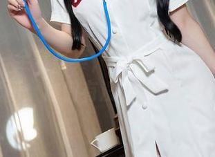 秀人网 - 全套写真，唐安琪在广州旅拍托我问：你们有没有被她迷到？