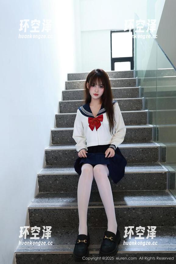 秀人网-大美媚京 秀人网 - 注意!大美媚京短裙写真集更新,真想我也能这么穿出门!