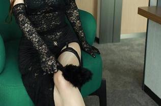 秀人网 - 王馨瑶Yanni的学姐写真集：原图里藏着哪些小撇步？