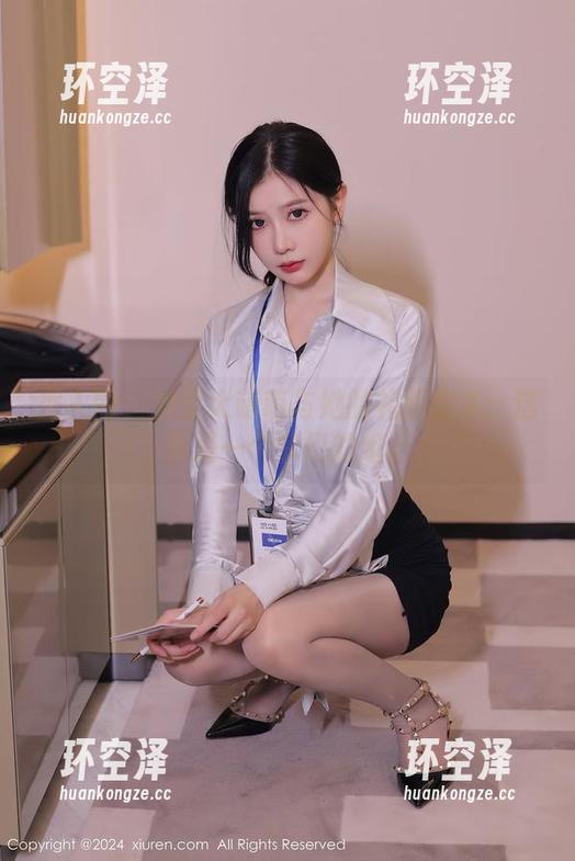 秀人网 - 米妮大萌萌与她的礼服图集：这真是一个梦幻的组合