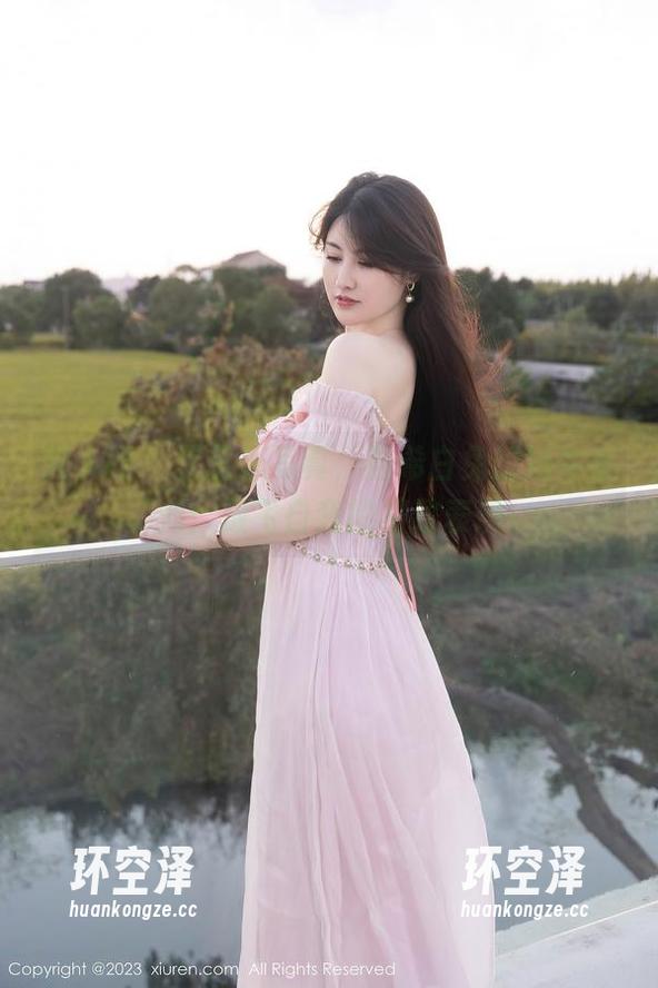 秀人网 - 无圣光写真，西希白兔的奶牛系列：放飞自我的极致表现